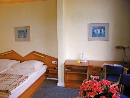 See Schlosshotel Am Kellersee Ойтин  Экстерьер фото